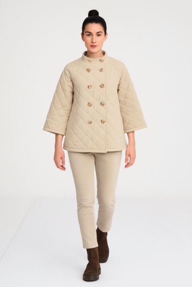 מעיל-ז'קט קווילט בגיזרת A בצבע שמנת -דגם תלתן